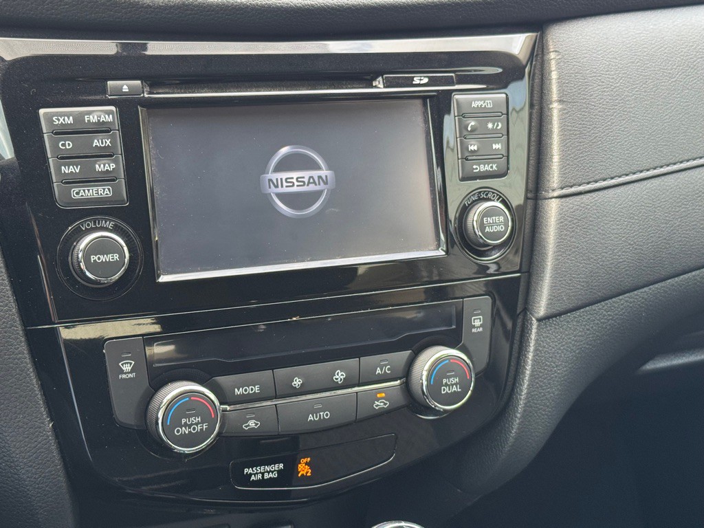 2017 Nissan Rogue Image 30