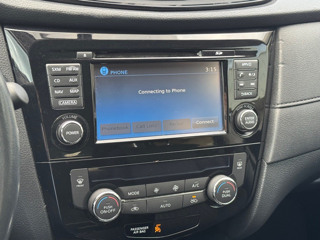 2017 Nissan Rogue Image 32