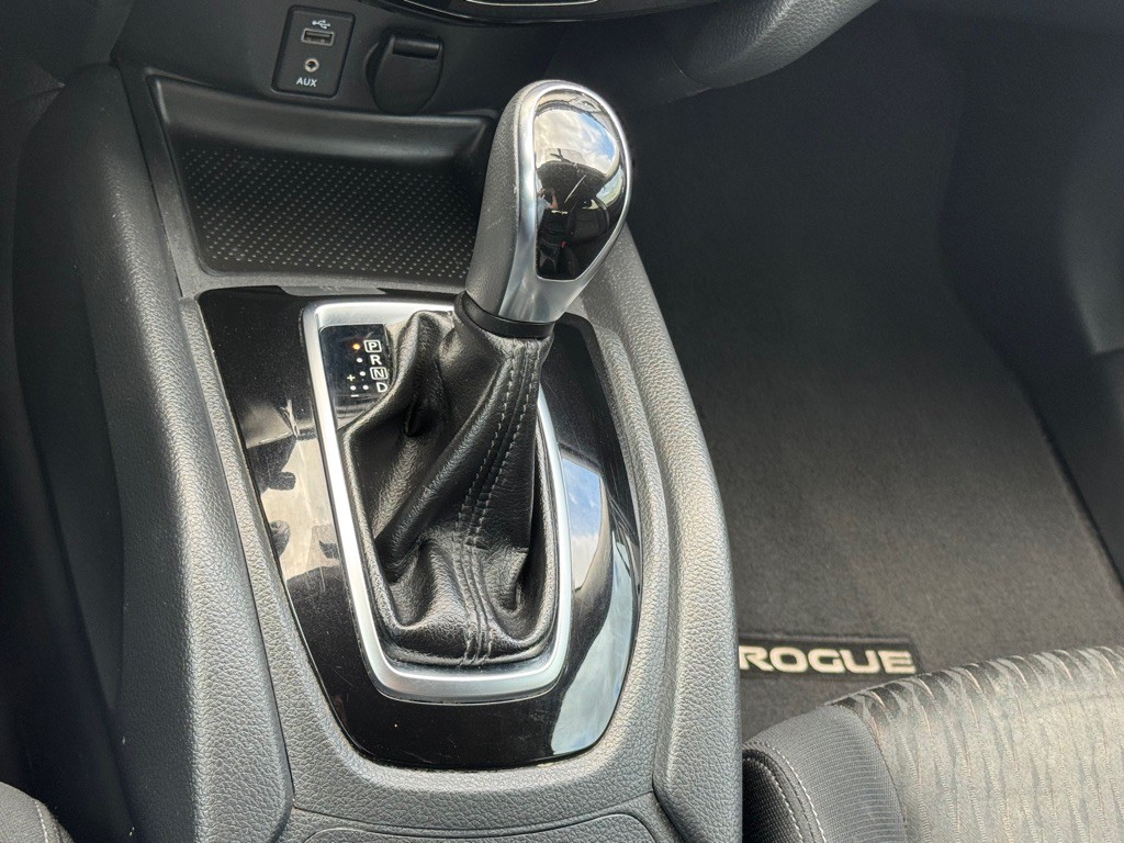 2017 Nissan Rogue Image 35