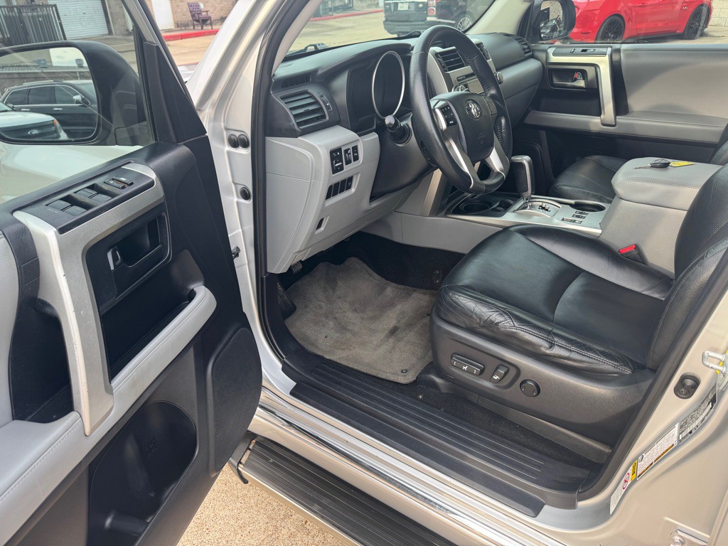 2011 Toyota 4Runner Image 24