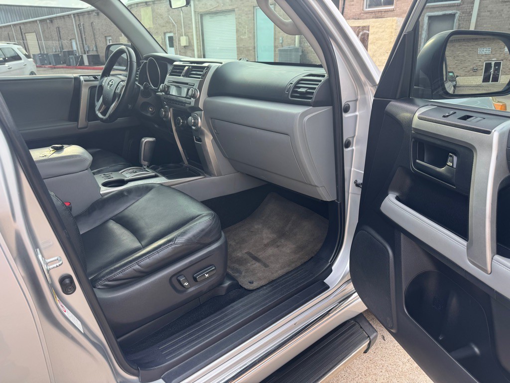 2011 Toyota 4Runner Image 26