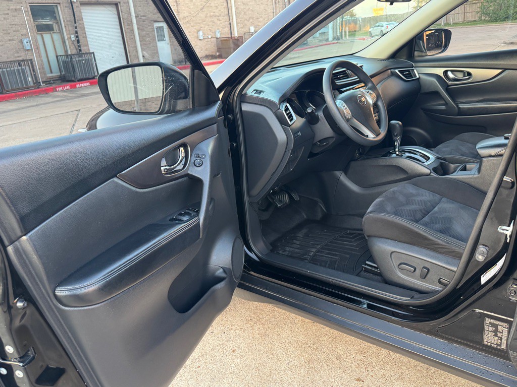 2015 Nissan Rogue Image 19