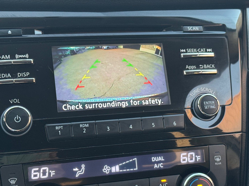 2015 Nissan Rogue Image 31