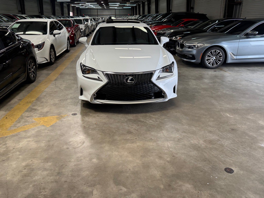2016 Lexus RC Image 2
