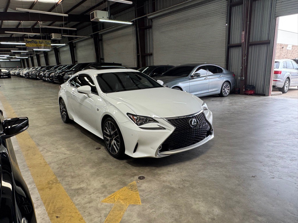 2016 Lexus RC Image 3