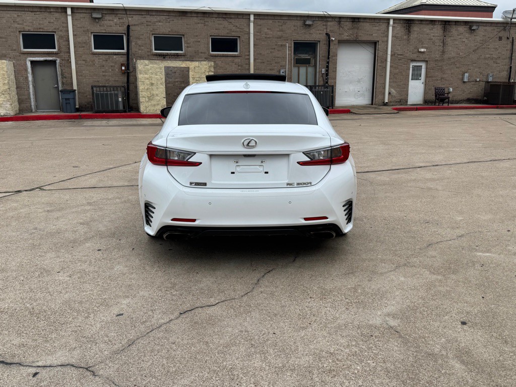 2016 Lexus RC Image 16