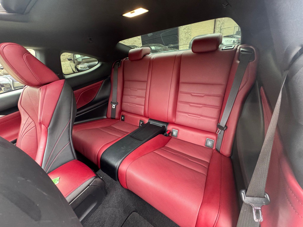 2016 Lexus RC Image 21