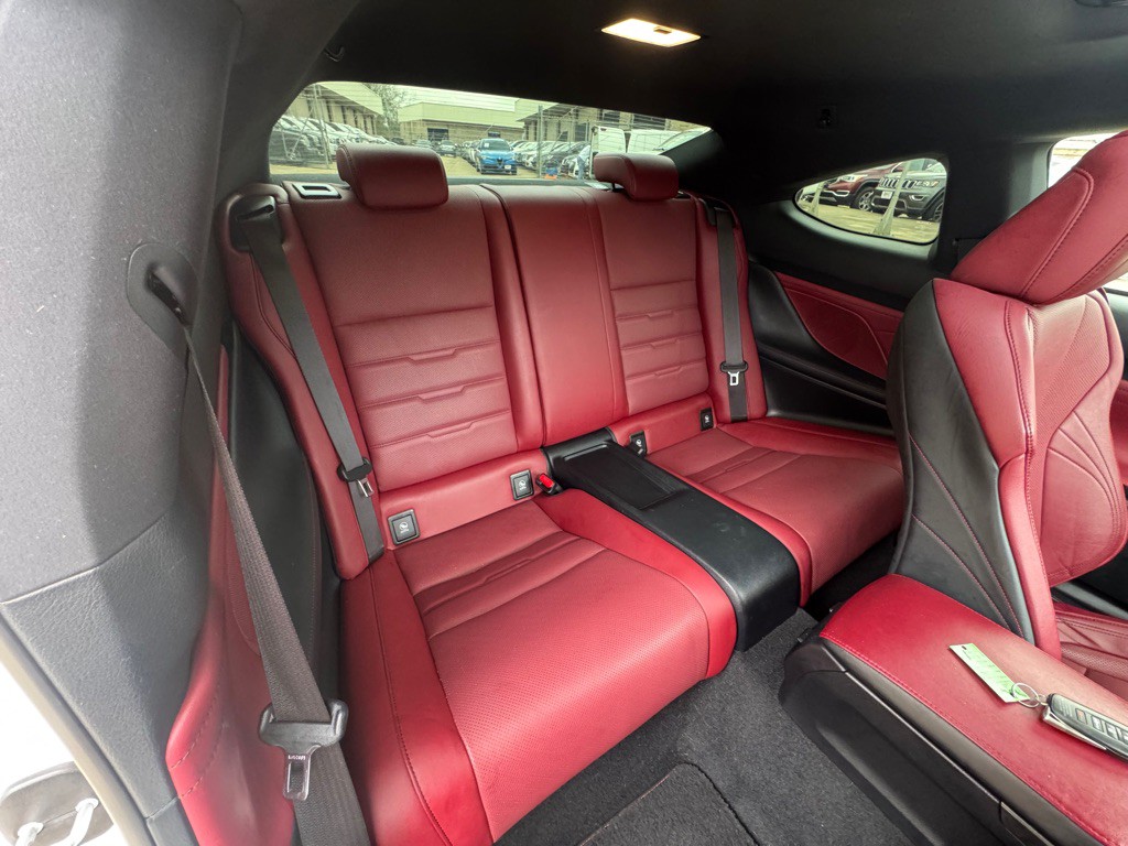 2016 Lexus RC Image 25