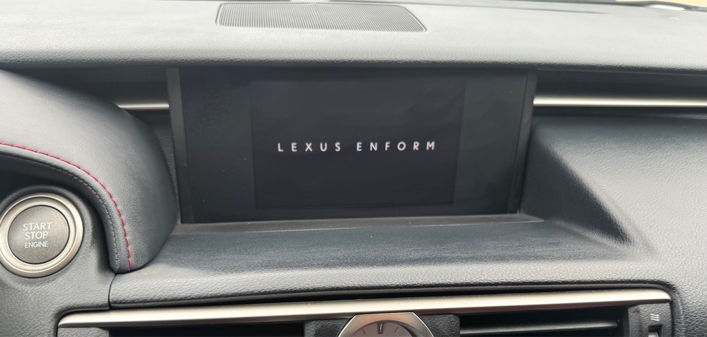 2016 Lexus RC Image 30