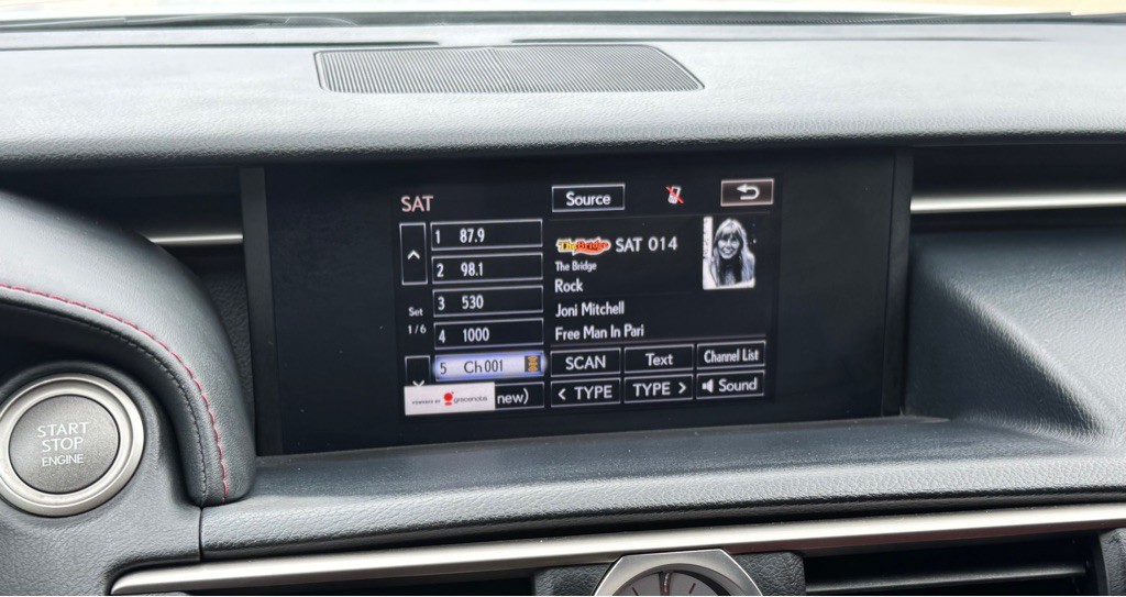 2016 Lexus RC Image 34