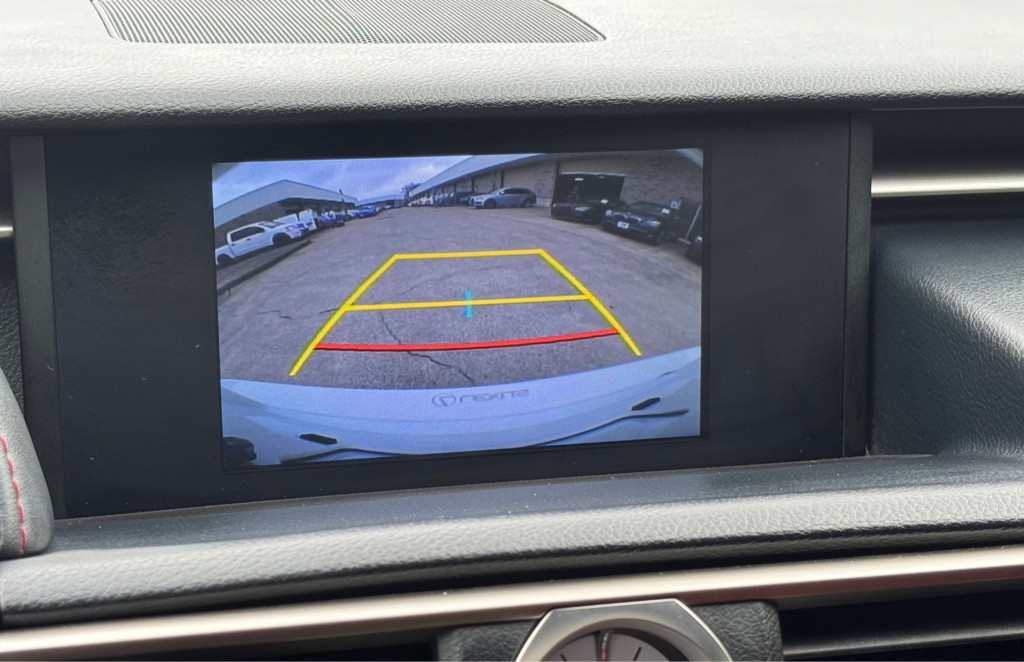 2016 Lexus RC Image 35