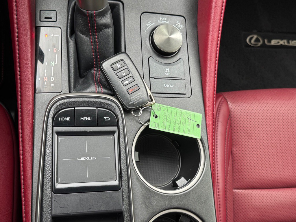 2016 Lexus RC Image 38