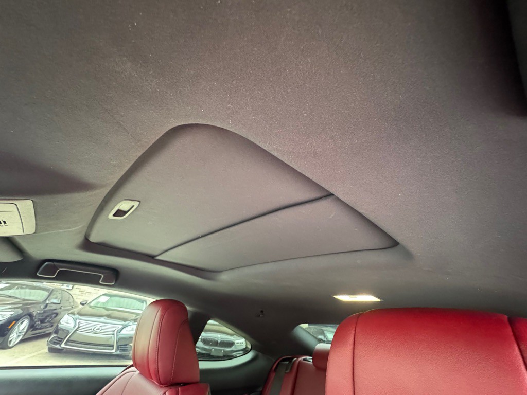 2016 Lexus RC Image 41