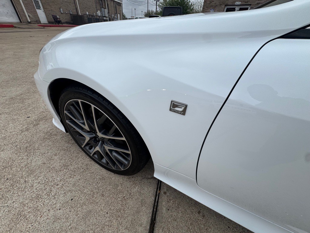 2016 Lexus RC Image 43