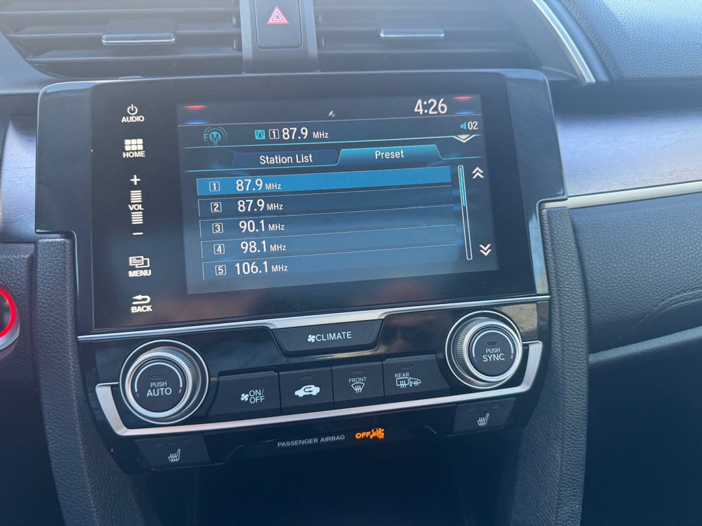 2016 Honda Civic Image 32