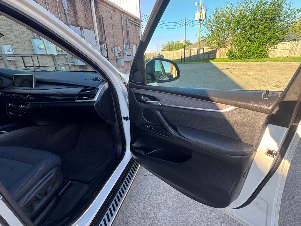 2016 BMW X5 Image 24