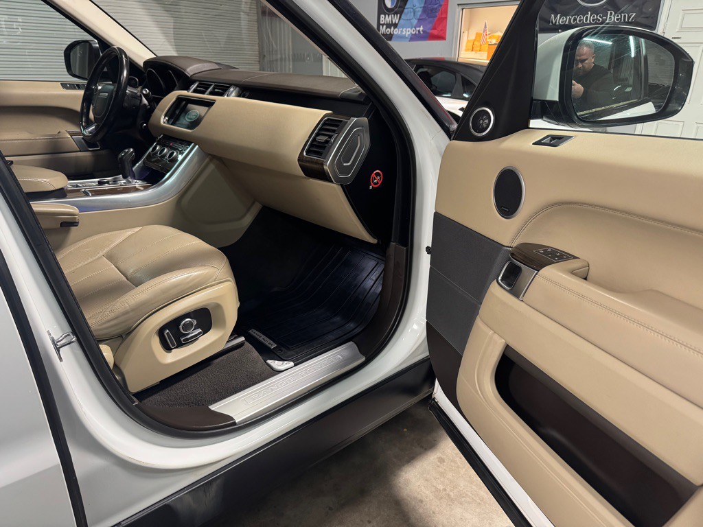 2016 Land Rover Range Rover Sport Image 23