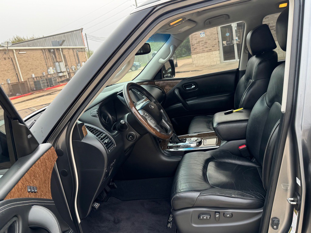 2015 INFINITI QX80 Image 26