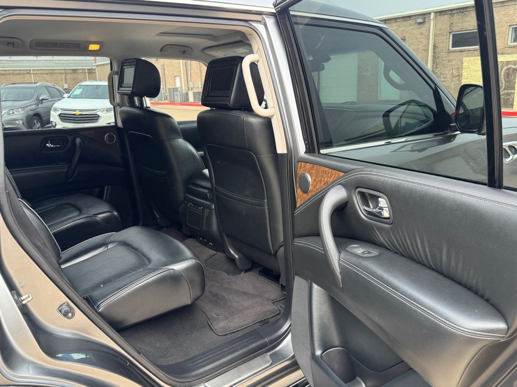 2015 INFINITI QX80 Image 29