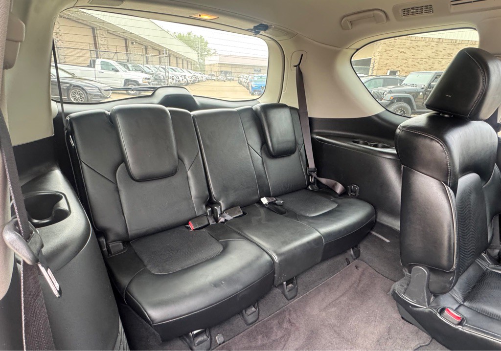 2015 INFINITI QX80 Image 32