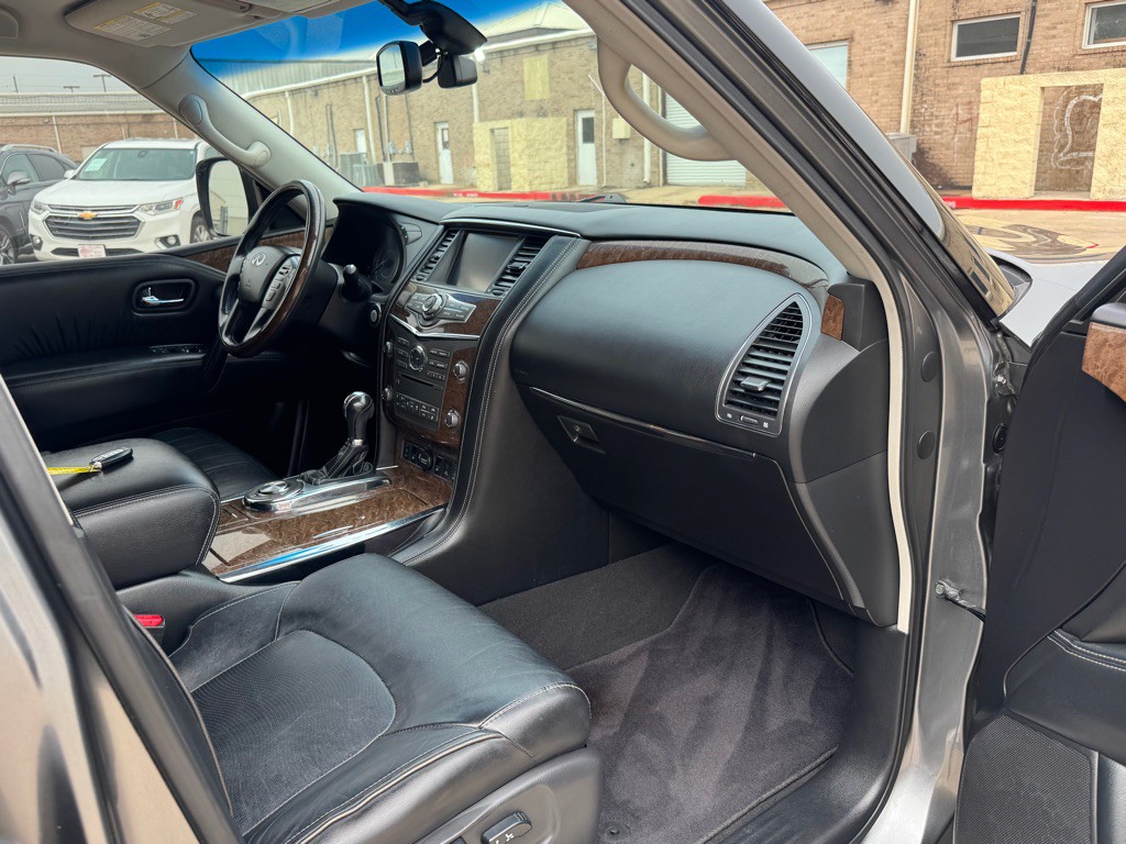 2015 INFINITI QX80 Image 34