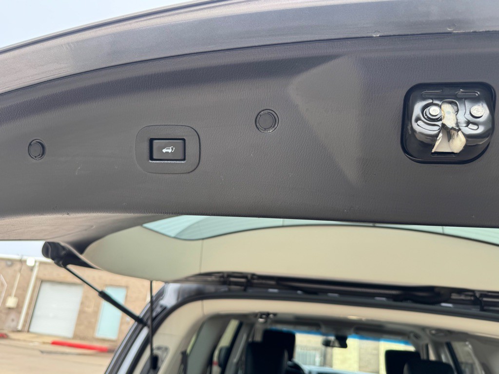 2015 INFINITI QX80 Image 35