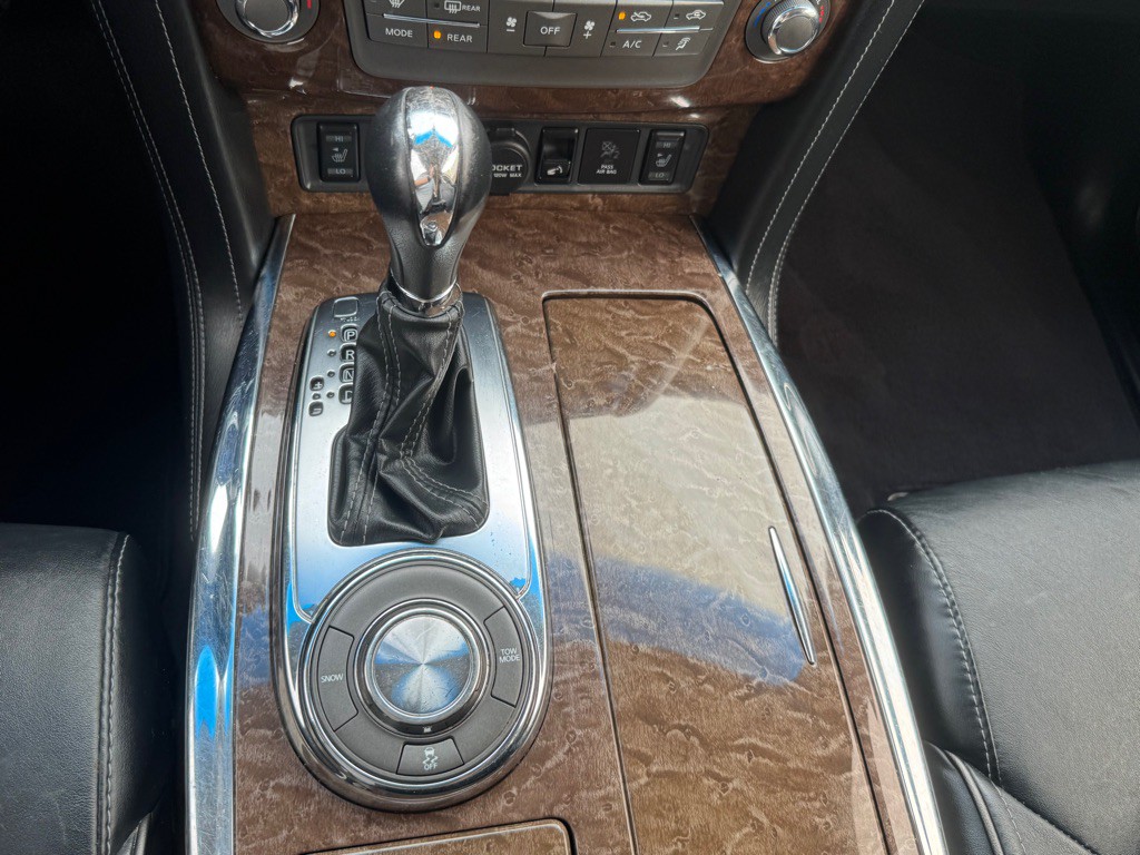 2015 INFINITI QX80 Image 46