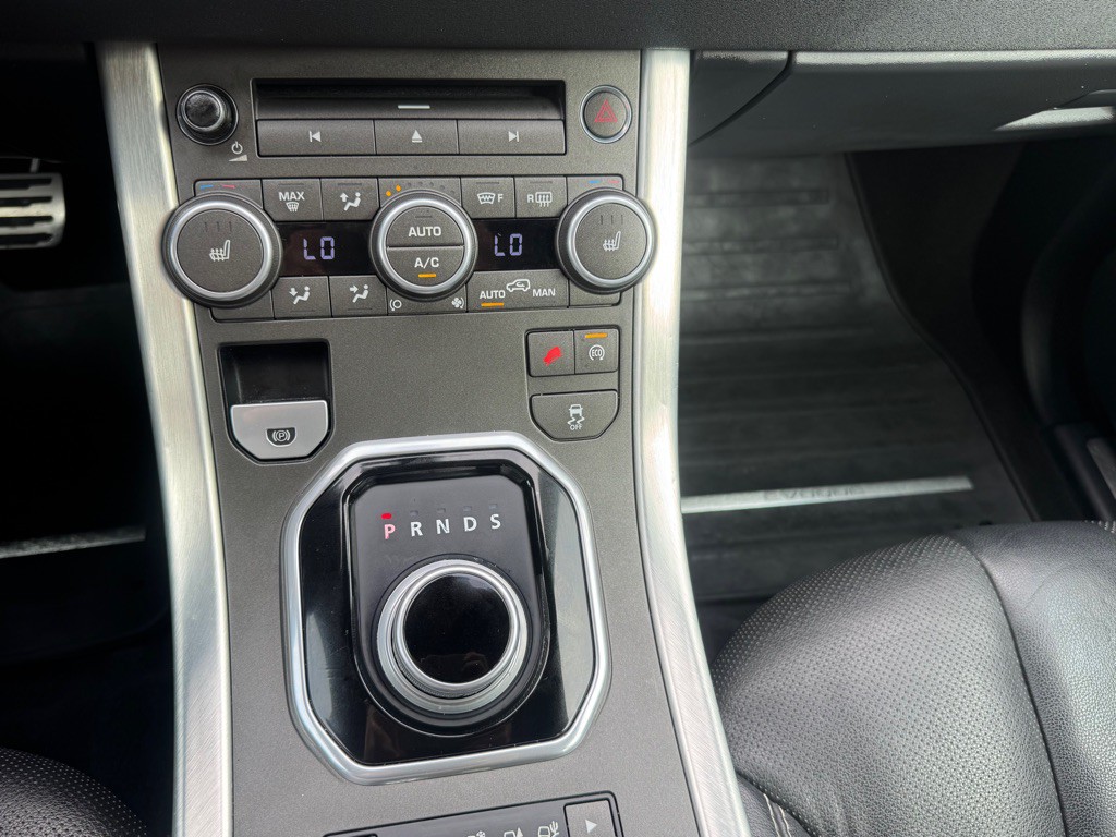 2015 Land Rover Range Rover Evoque Image 32