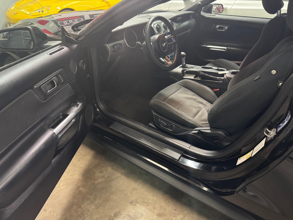 2018 Ford Mustang Image 23