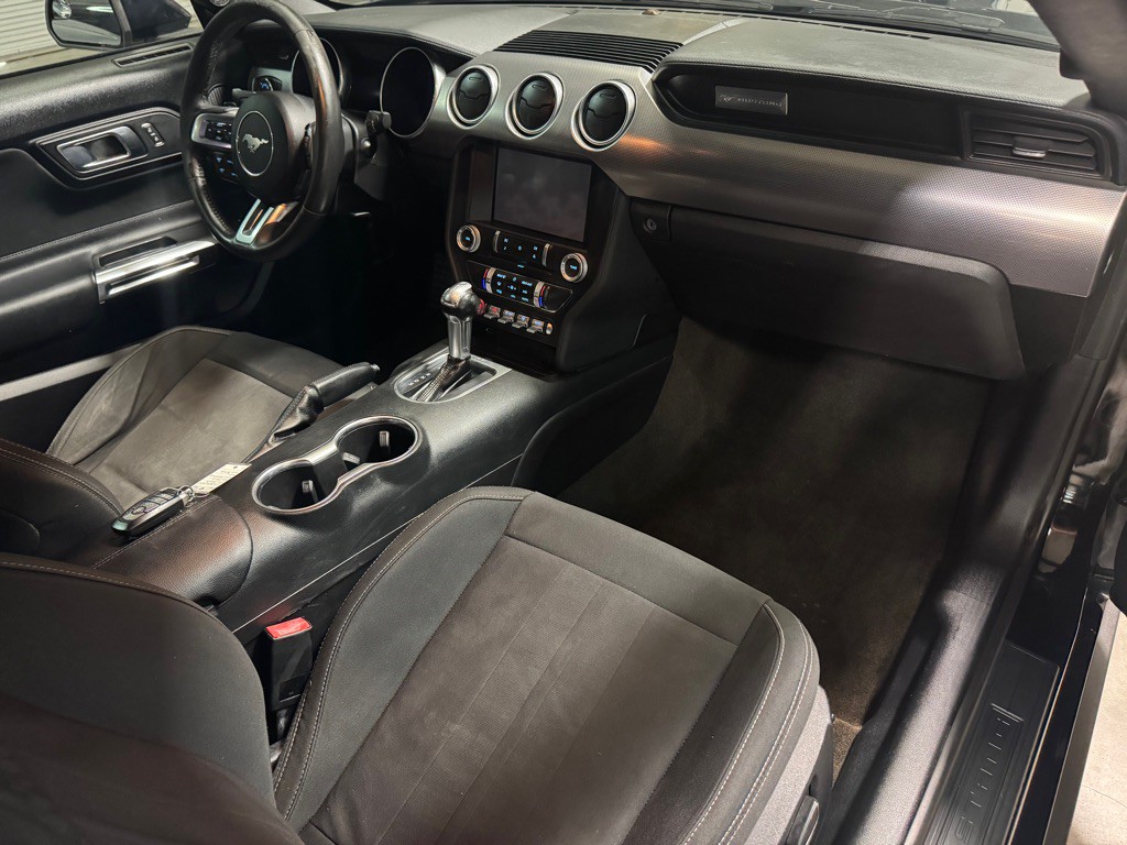 2018 Ford Mustang Image 26