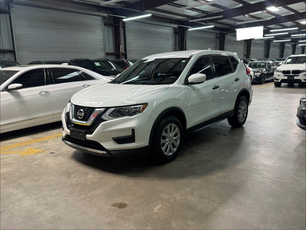 2017 Nissan Rogue Image 1