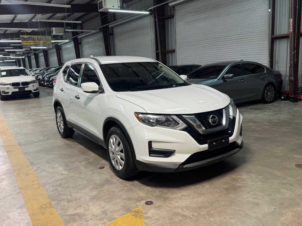 2017 Nissan Rogue Image 3