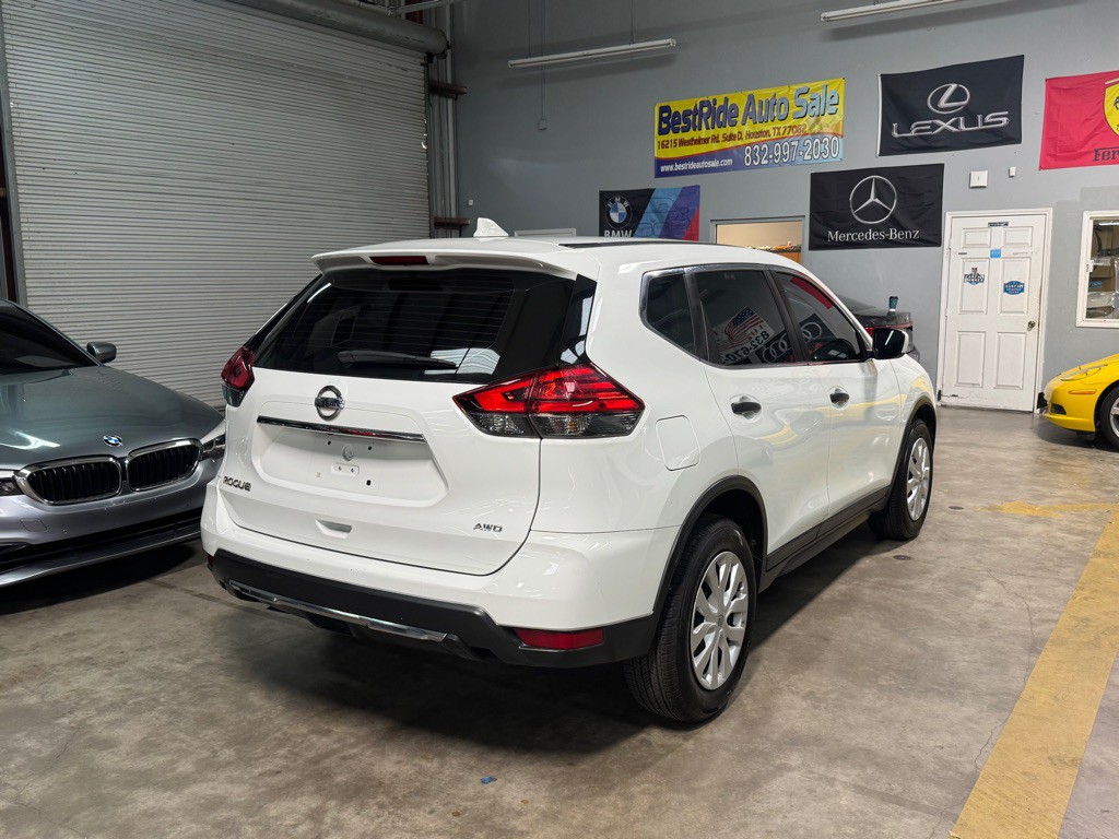 2017 Nissan Rogue Image 4