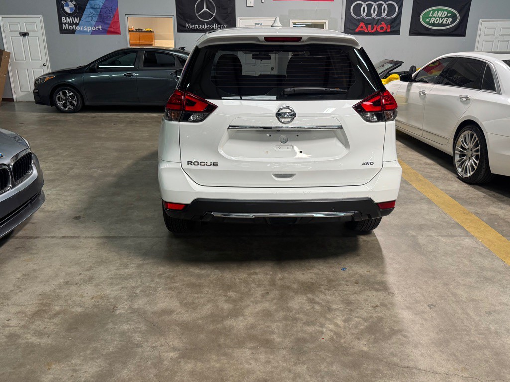 2017 Nissan Rogue Image 5