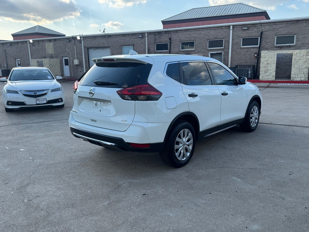 2017 Nissan Rogue Image 13