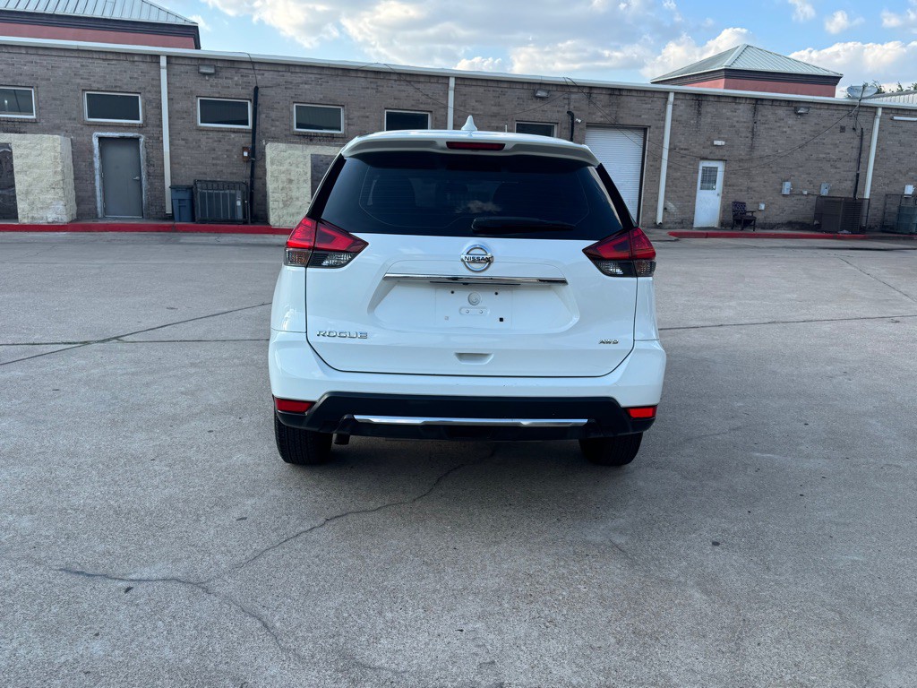 2017 Nissan Rogue Image 14