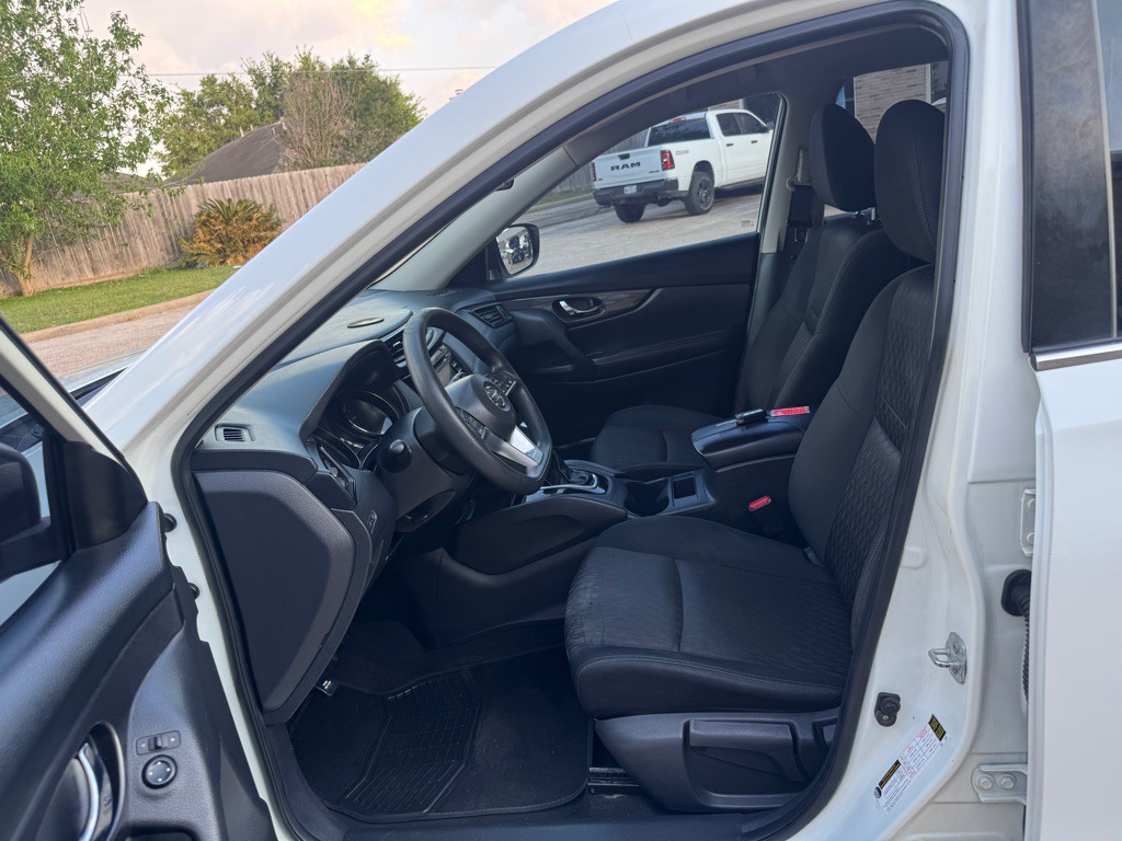 2017 Nissan Rogue Image 17