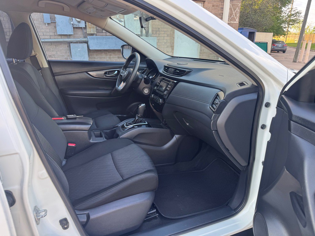 2017 Nissan Rogue Image 23