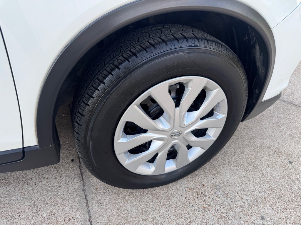 2017 Nissan Rogue Image 33