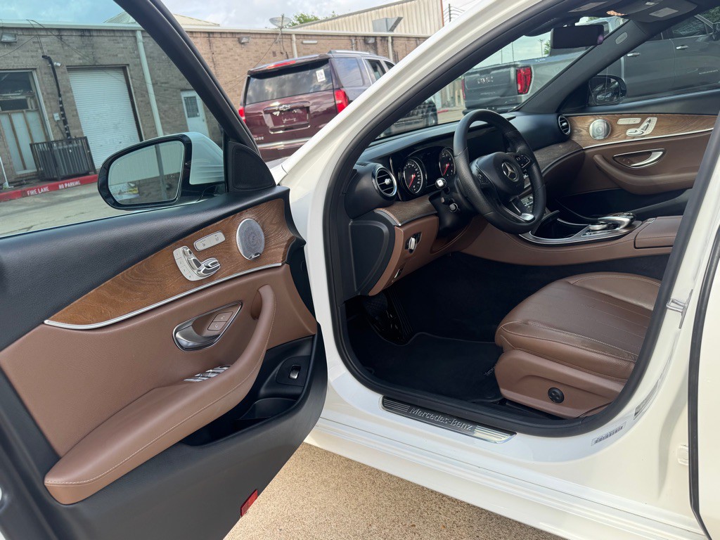 2018 Mercedes-Benz E-Class Image 19