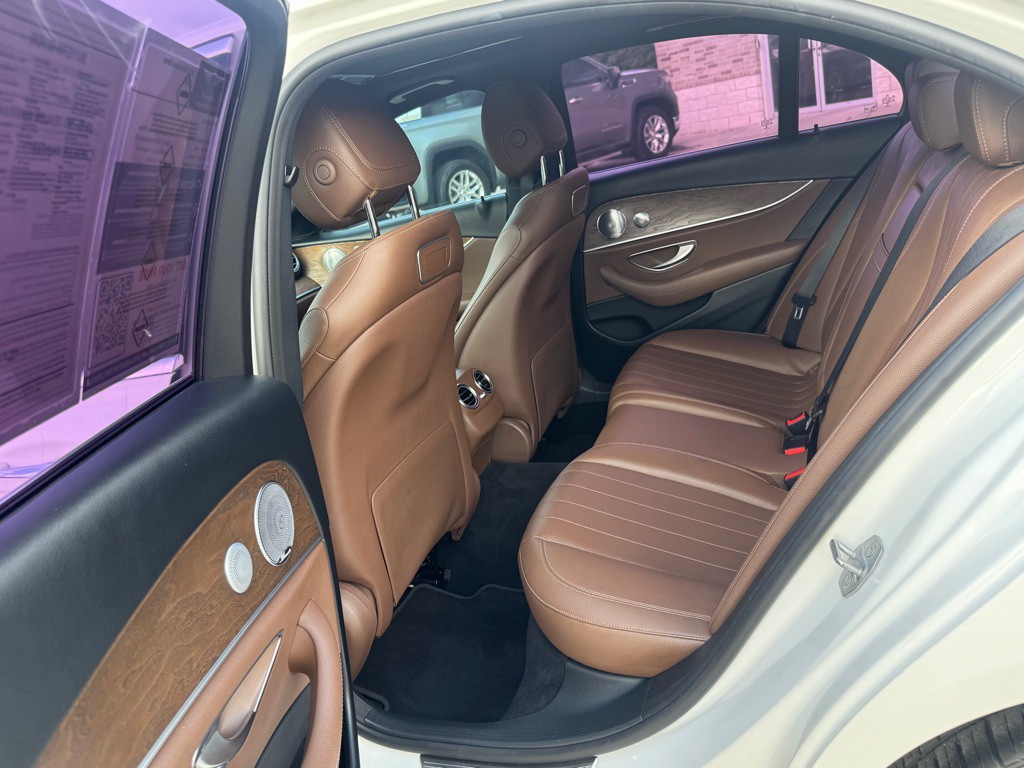 2018 Mercedes-Benz E-Class Image 21