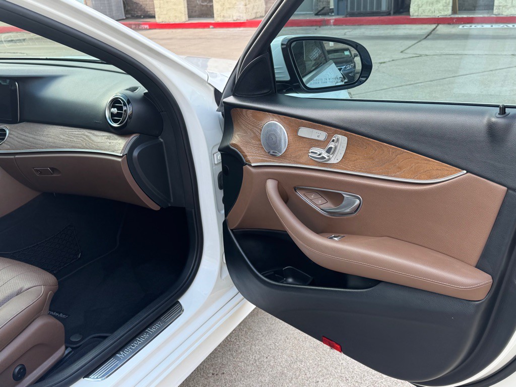 2018 Mercedes-Benz E-Class Image 22