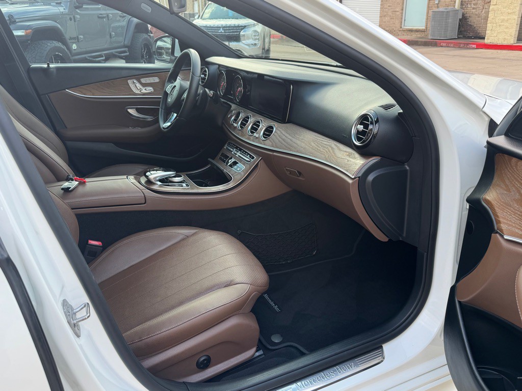 2018 Mercedes-Benz E-Class Image 23