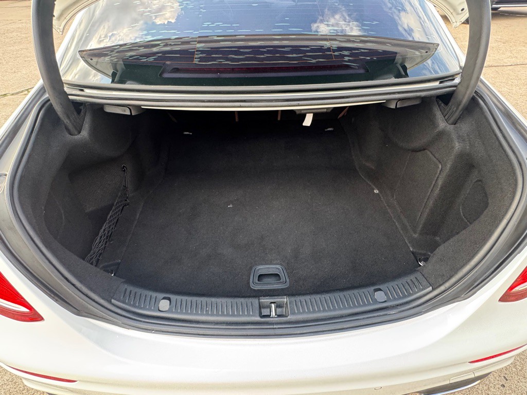 2018 Mercedes-Benz E-Class Image 28