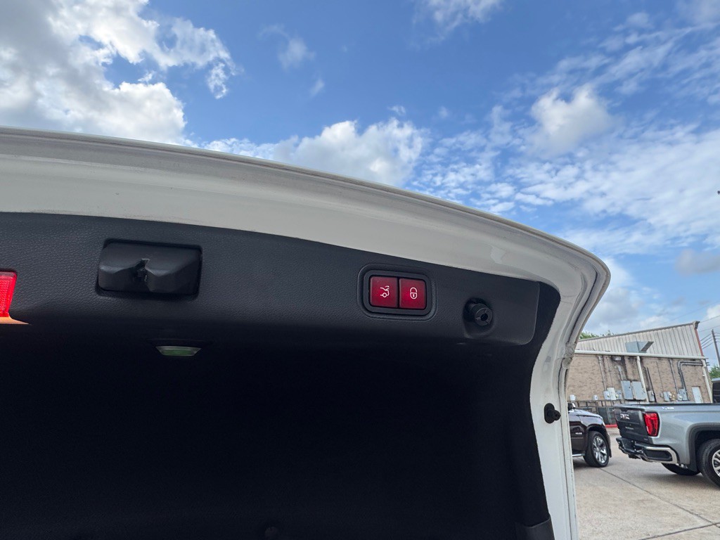 2018 Mercedes-Benz E-Class Image 29