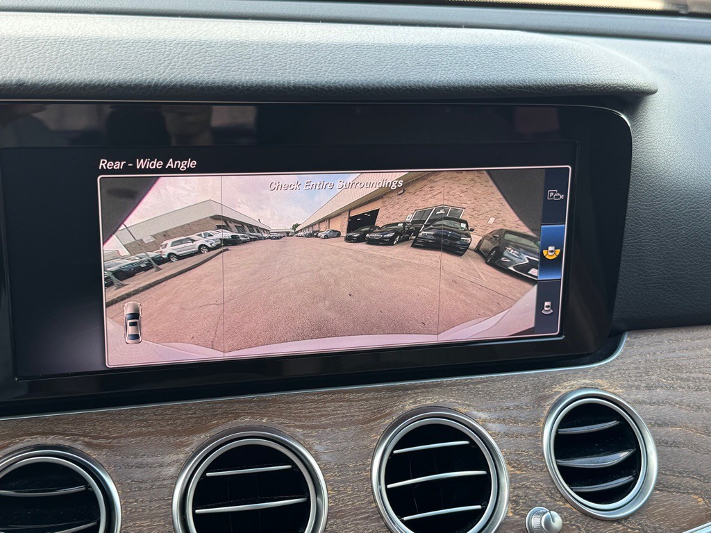 2018 Mercedes-Benz E-Class Image 35