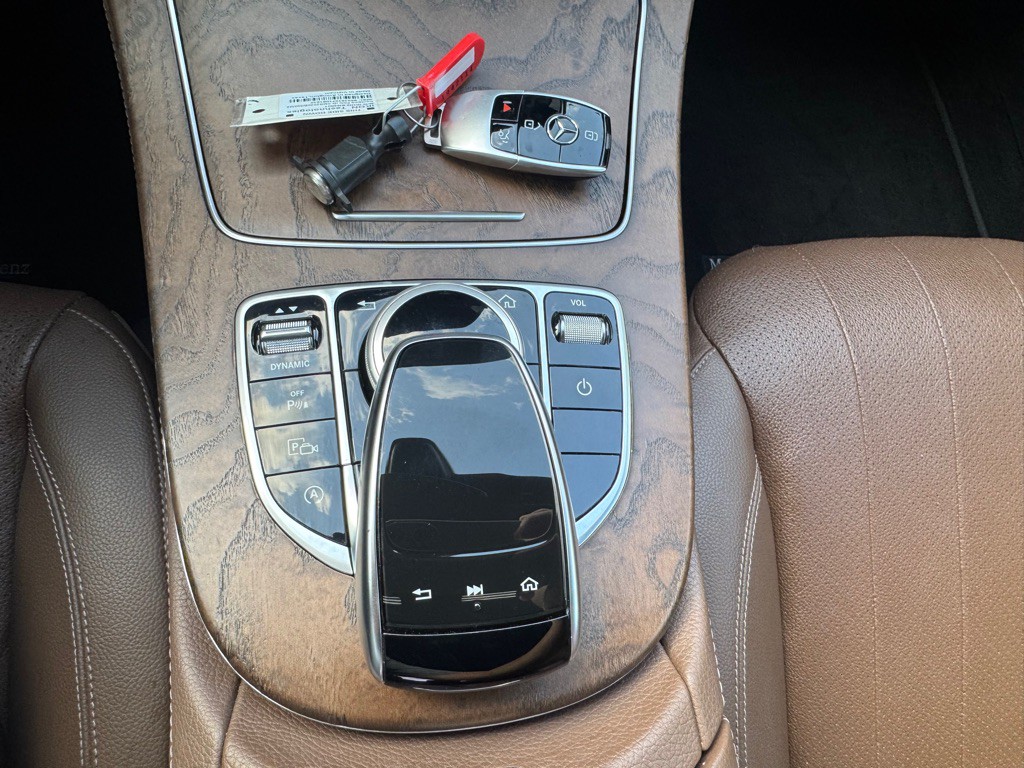 2018 Mercedes-Benz E-Class Image 40