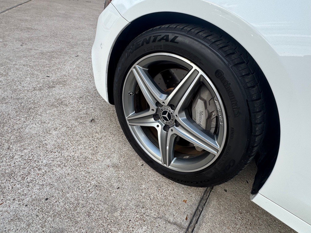 2018 Mercedes-Benz E-Class Image 43