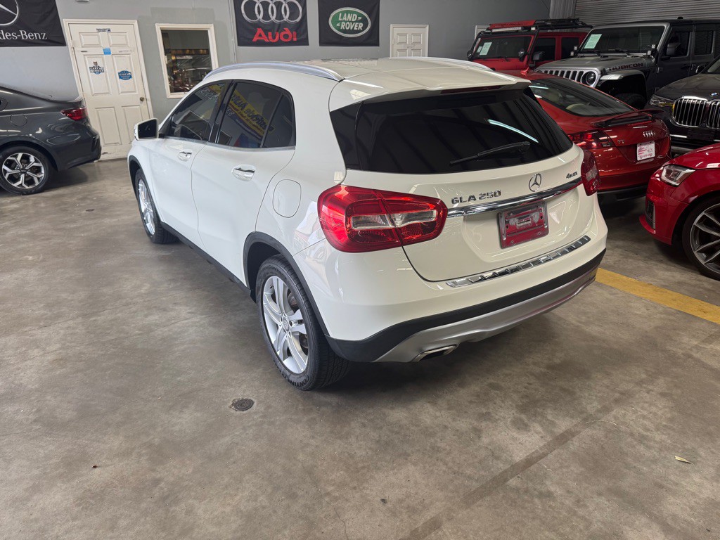2015 Mercedes-Benz GLA-Class Image 9