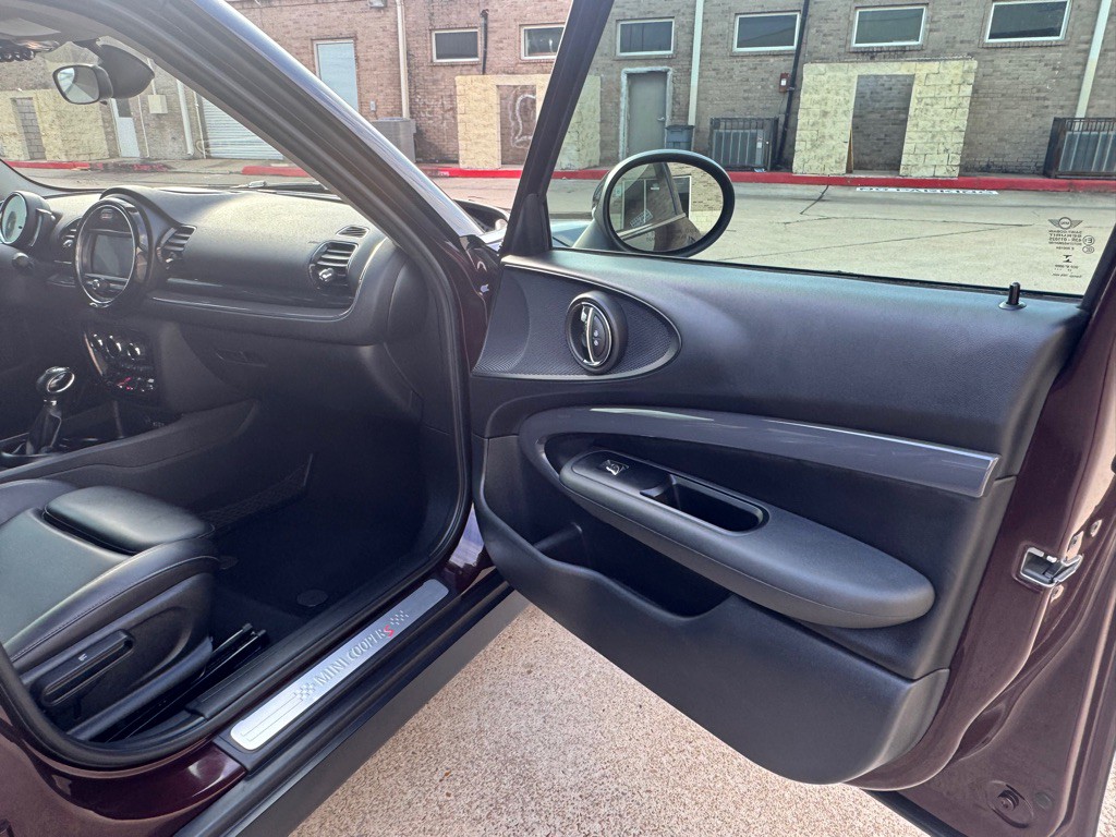 2018 MINI Cooper Image 28